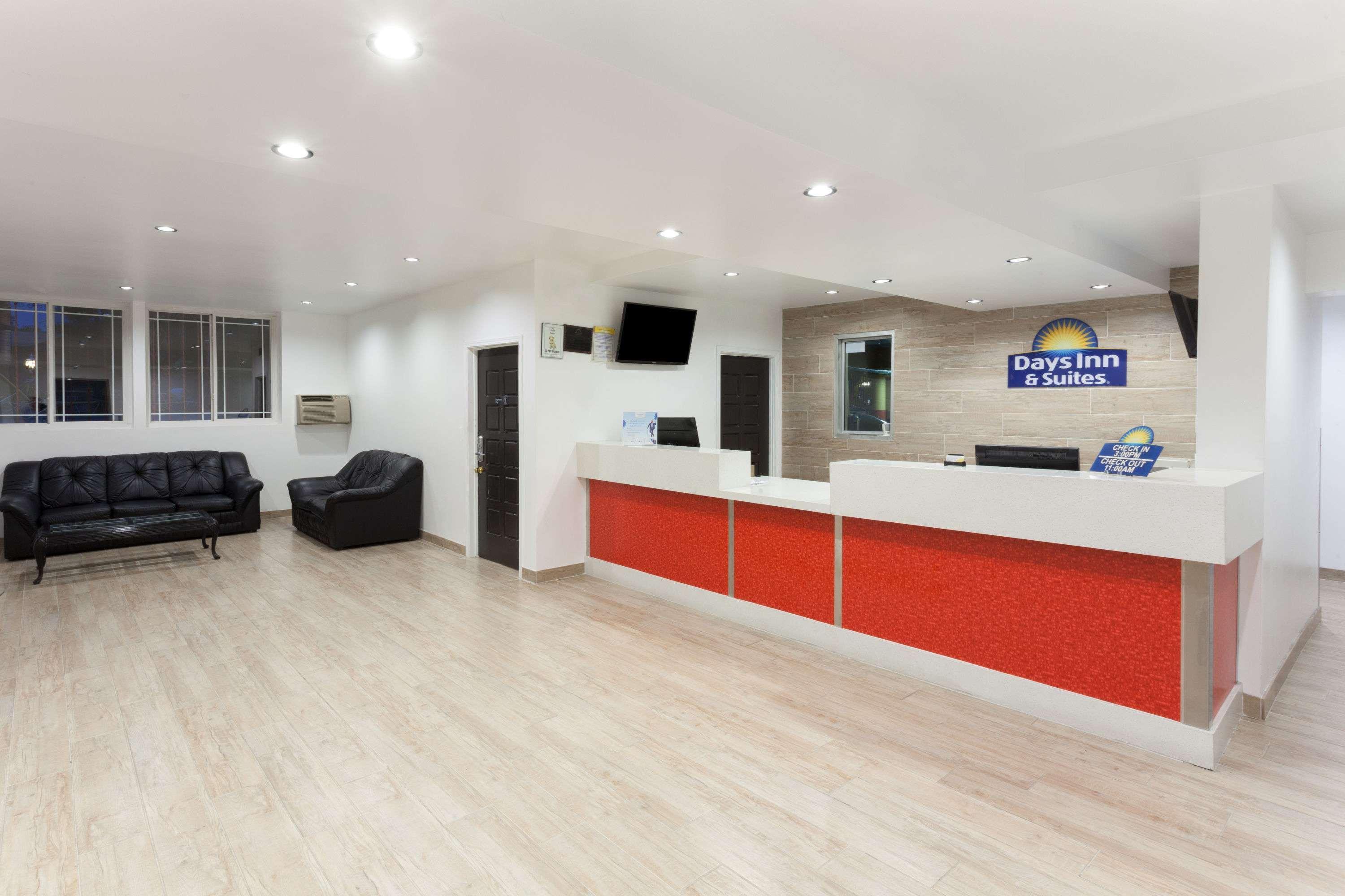 Days By Wyndham Mission Valley-sdsu Hotel